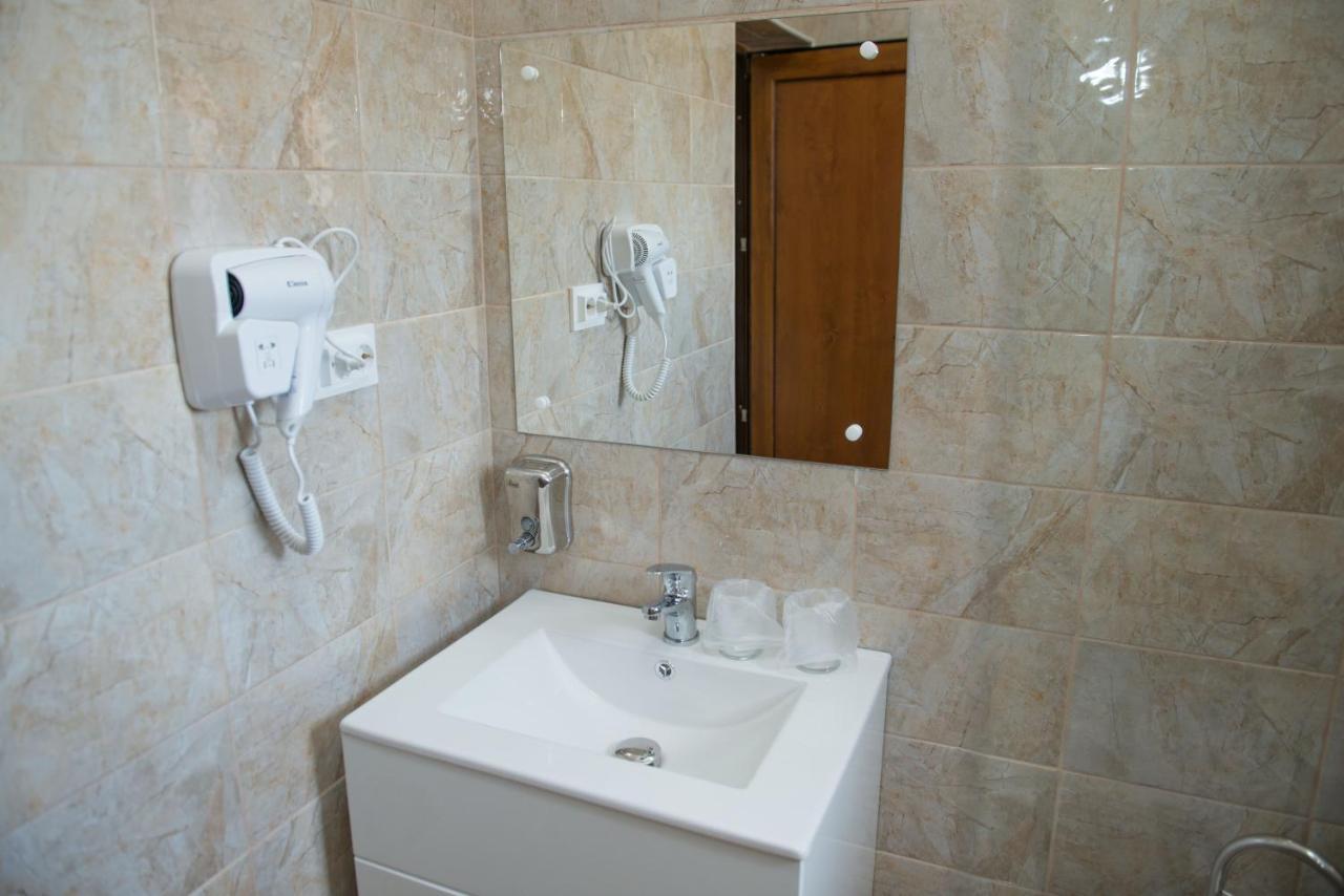 Pensiunea Attitude Alba Iulia Ngoại thất bức ảnh
